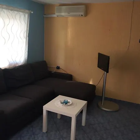 With Parking Space - Torovi - - Pedinka, - 17316 Apartamento