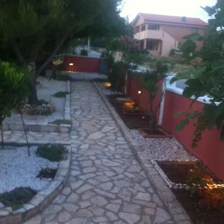 With Parking Space - Torovi - - Pedinka, - 17316 Apartamento Vir